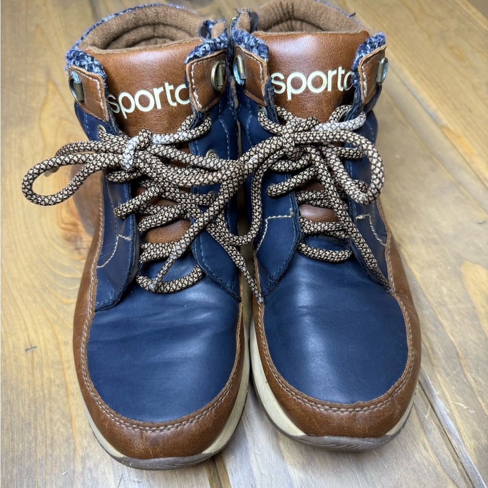 Sporto Navy and Chestnut Lace-Up Boots